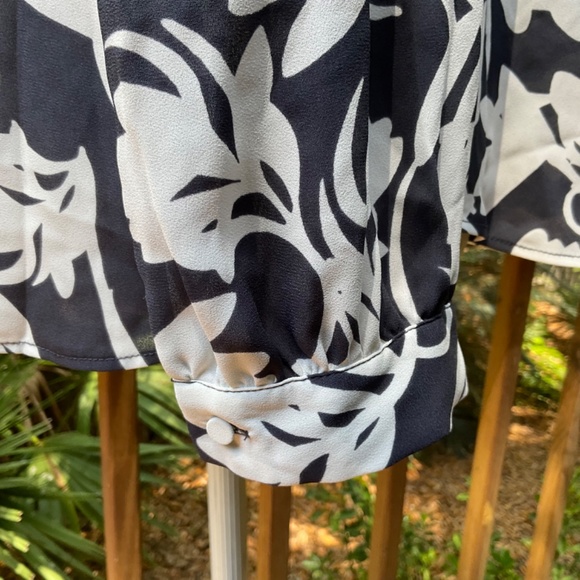 NWT J. Crew Drapey Tie Neck Top in Shadow Floral, Blouse - Picture 14 of 15